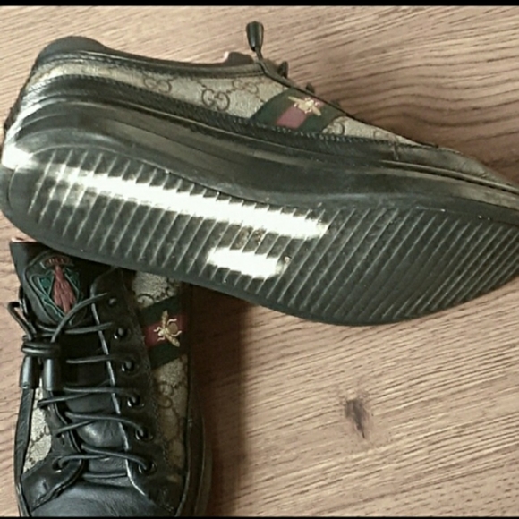 This Gucci shoes! Used but looks like new - Picture 6 of 7